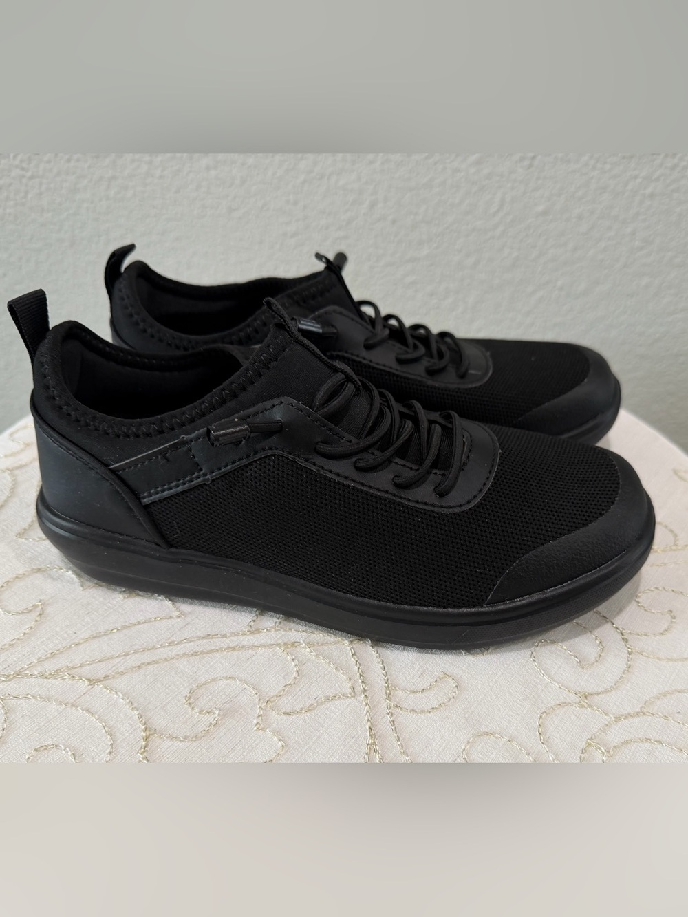 Women's Barefoot Shoes Size 6.5 - 7 EU 37 Black Minimalist Sneakers Wide Toe Box